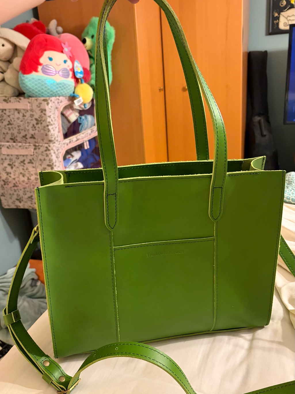 Green Apple Large East/West Lola Leather Tote With Zipper & Removable Strap